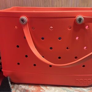 Women's Coral Bogg Bag